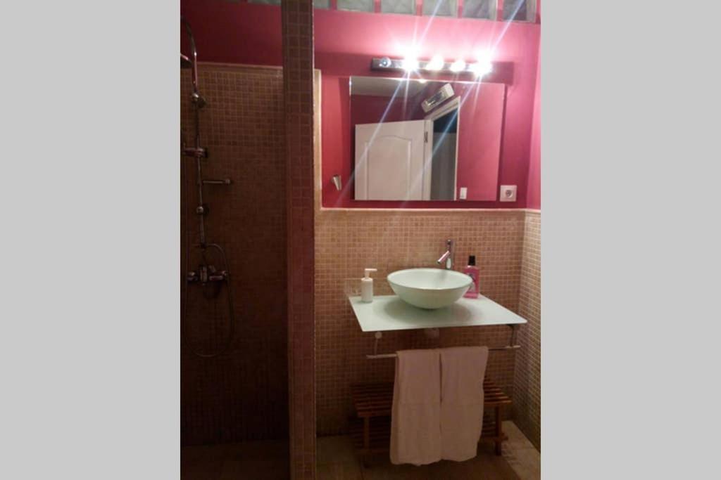 Sevilla ,Piso Completo En Buena Zona,Wifi Y Aparcamiento Exterior photo